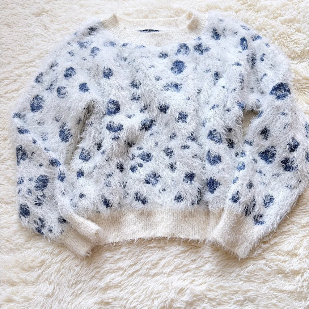 Freshman Cozy Cream and Blue Patterned Sweater
